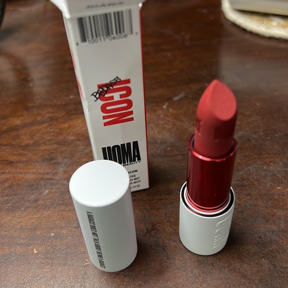 Uoma Matte Lipstick in color Diana - Picture 2 of 4